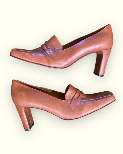 Vintage Tan Heeled Loafers